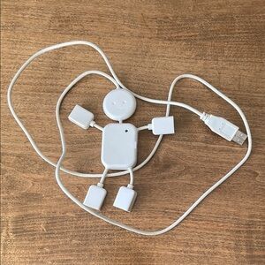 USB Hub with Multiple Ports - White